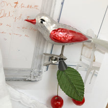 Indlæs billede til gallerivisning Fugl med Kirsebær Clip-on
